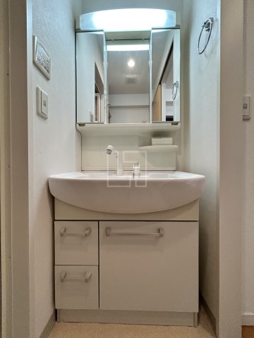 洗面設備　アリス・マナーガーデン谷町　独立洗面化粧台