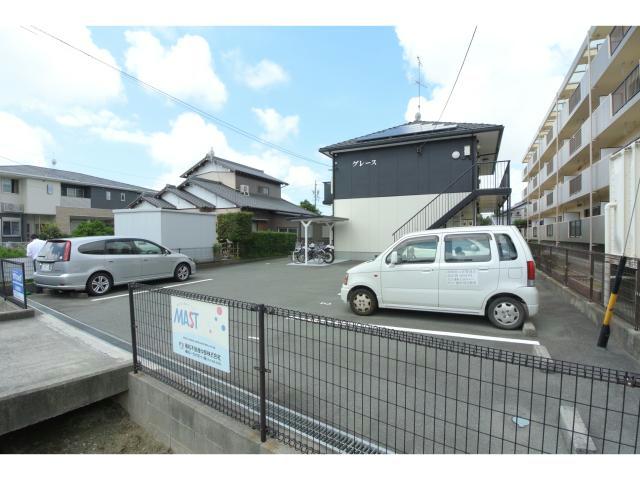 駐車場　駐車場