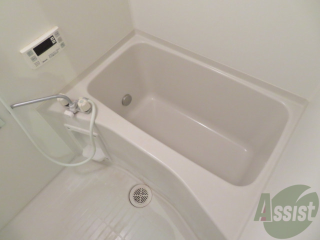 バス・シャワールーム　お風呂場は、浴槽が有りとても嬉しいですね。