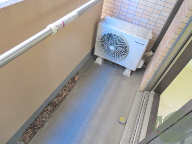 バルコニー　バルコニーは天気の良い日には洗濯物も良く乾きますね。