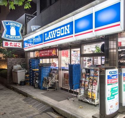 コンビニ　ローソン赤坂九丁目店（コンビニ）まで162m