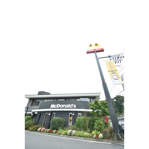 飲食店　マクドナルド 仙台黒松店（飲食店）まで801m
