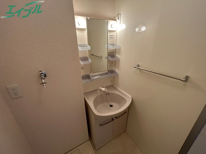 洗面設備　別部屋同タイプ