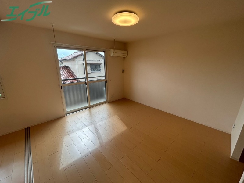 居室・リビング　別部屋同タイプ