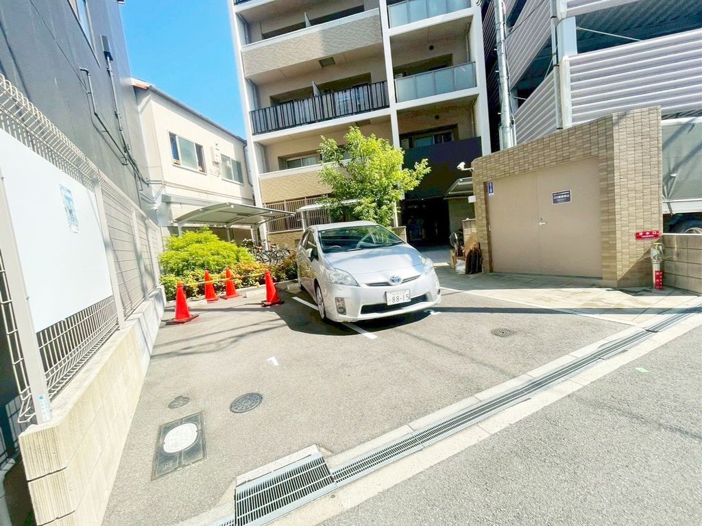 駐車場　駐車場