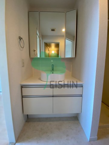 洗面設備　シンプルで使いやすい洗面台です！