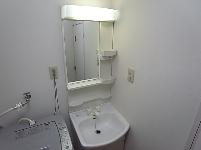 洗面設備　同物件別部屋写真