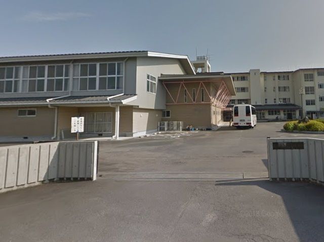 中学校　桜が丘中学校（中学校）まで400m