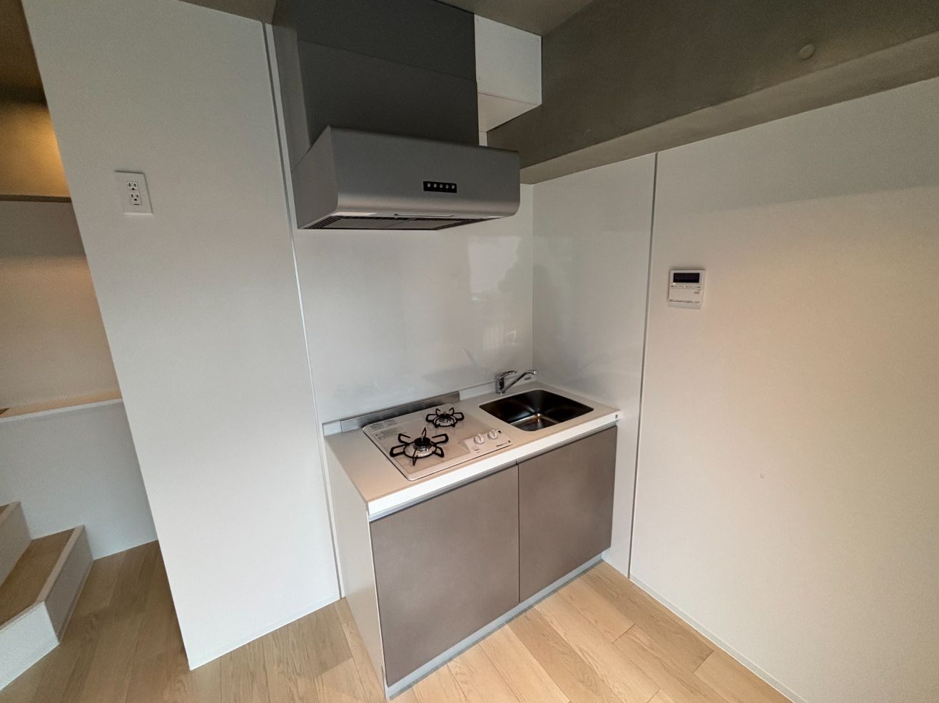 キッチン　コンパクトなキッチンで掃除もラクラク