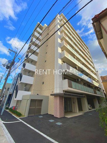 建物外観　鉄筋コンクリート造９階建て