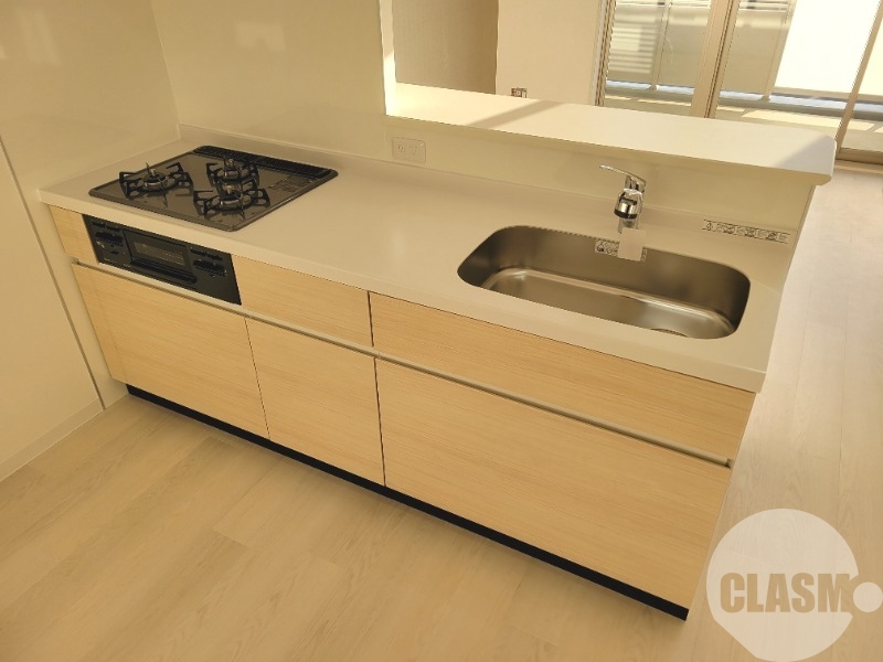 キッチン　効率よくお料理できる３口コンロ付き♪