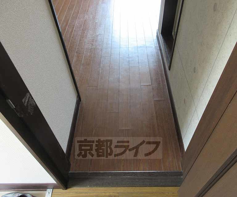 その他部屋・スペース　玄関を開けると廊下が広がっています！