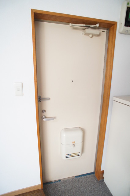 玄関　下駄箱がついているので、片付いた玄関をキープできます！