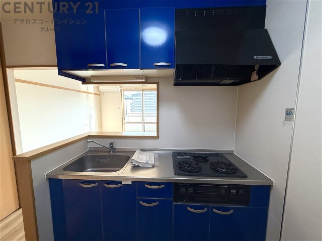 キッチン　３口コンロ付きでお料理がはかどります！