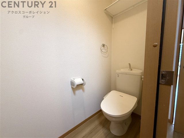 トイレ　温水洗浄便座付き！