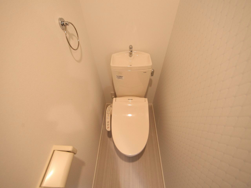 トイレ　温水洗浄暖房便座付トイレ