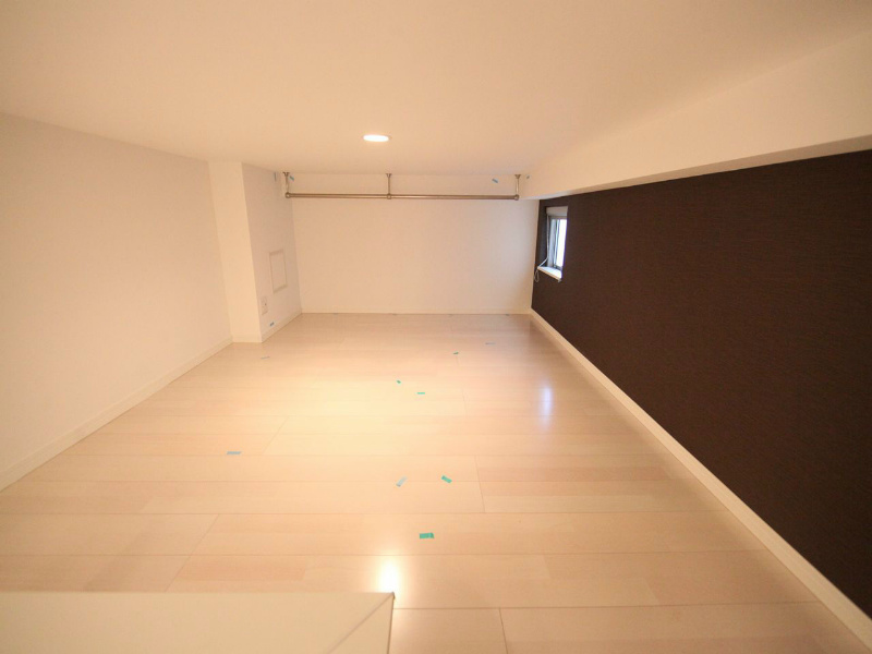 その他部屋・スペース　上階ロフト6.1帖(収納としてもお部屋としても使えます）