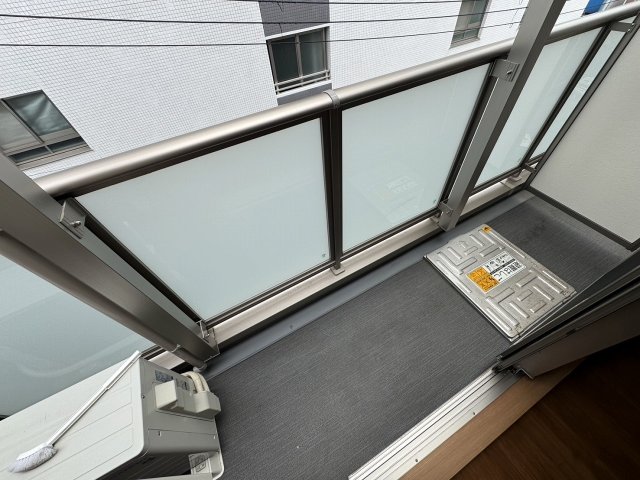 バルコニー　バルコニーからの眺めを楽しみながら食事をしませんか