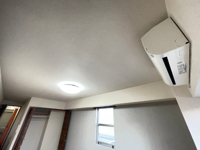 その他設備　エアコン、照明付き