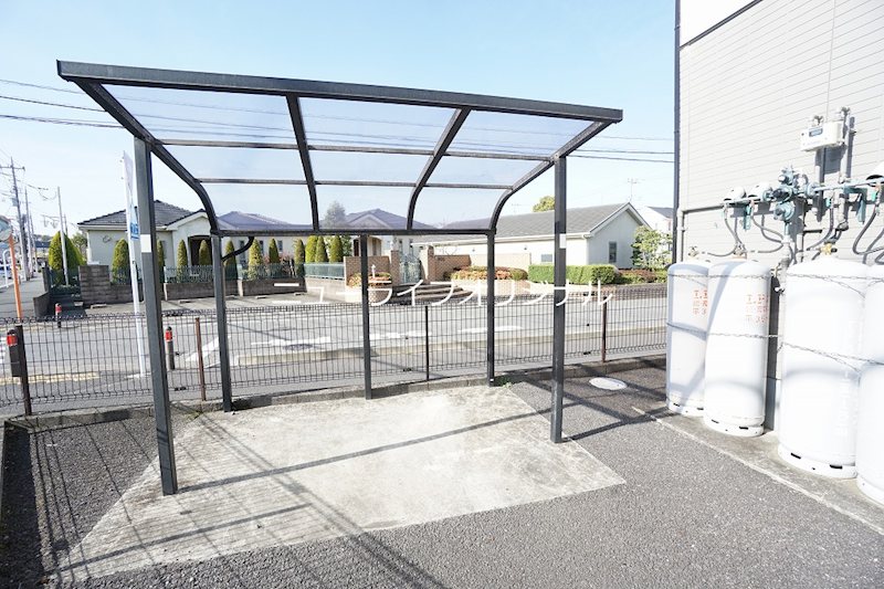 駐車場　大切な自転車を雨風から守る屋根付き駐輪場♪