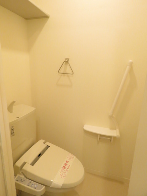 トイレ　◆温水洗浄便座付きトイレで快適です◆