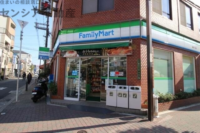 コンビニ　ファミリーマート関目三丁目店（コンビニ）まで181m