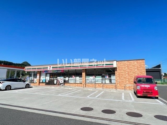 コンビニ　セブンイレブン　茂庭生出店（コンビニ）まで2352m