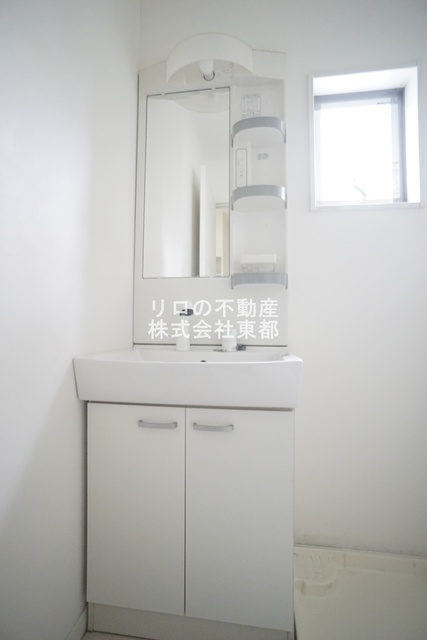 洗面設備　洗髪洗面化粧台なのでおでかけ準備もラクラクです☆