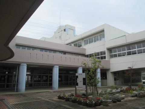 小学校　下野市立緑小学校（小学校）まで603m
