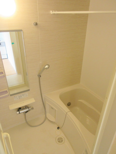 バス・シャワールーム　★追い焚き・乾燥機★