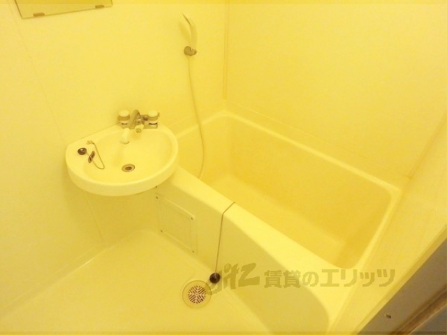 バス・シャワールーム　バス