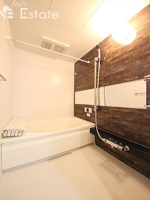 バス・シャワールーム　バスルーム