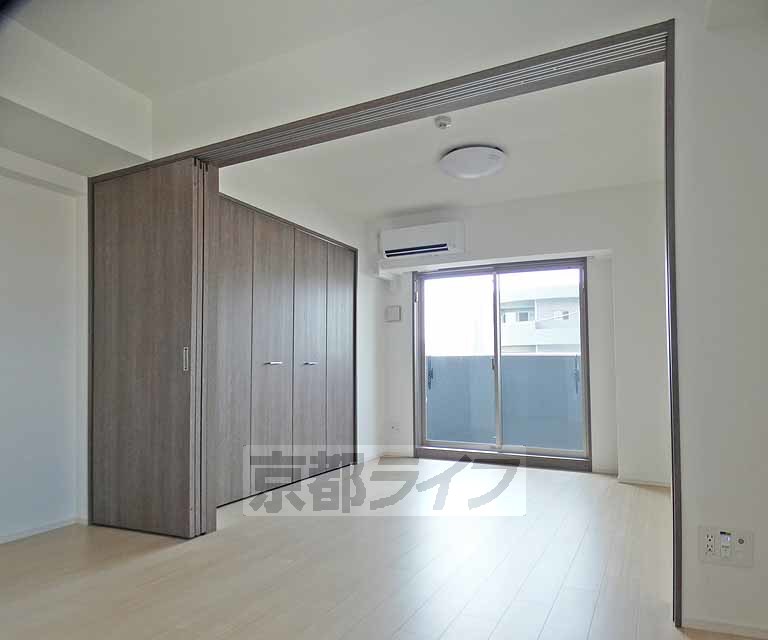 居室・リビング　清潔感のあるお部屋です