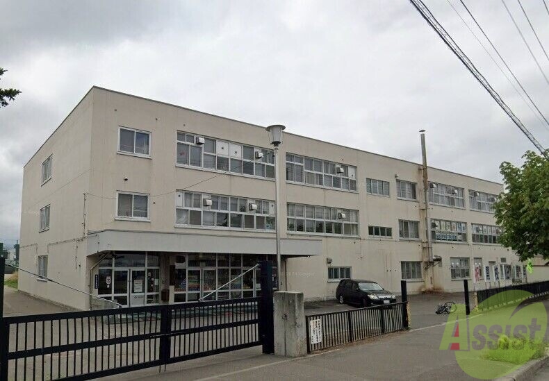 小学校　札幌市立西岡小学校（小学校）まで455m