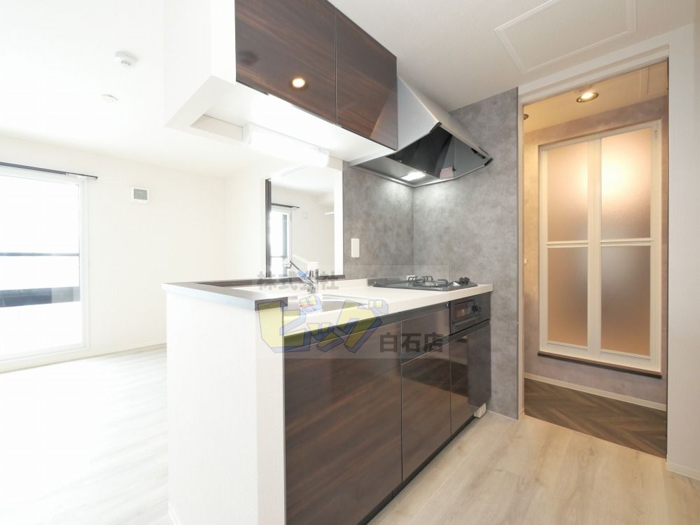 キッチン　人気で使用しやすい対面式システムキッチンです♪