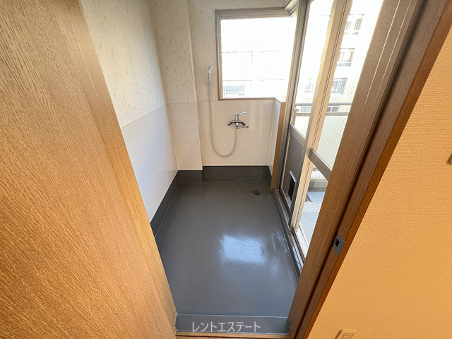 その他　お風呂とは別でシャワールーム付いてます。