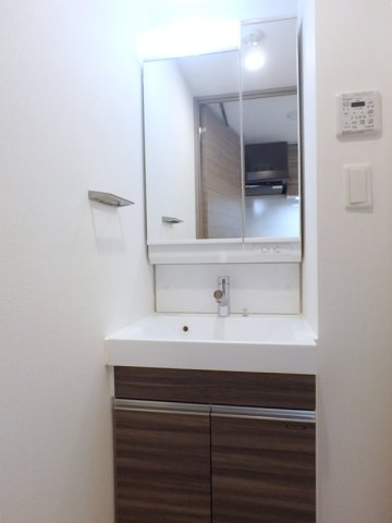 洗面設備　忙しい朝には欠かせない洗面所です♪
