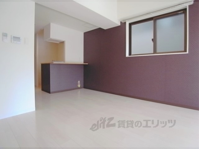 居室・リビング　給湯器