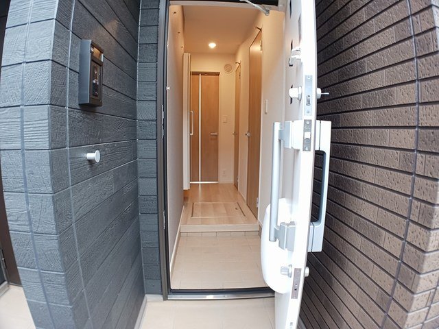 玄関　明るい玄関です