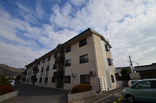 建物外観　鉄骨造マンション