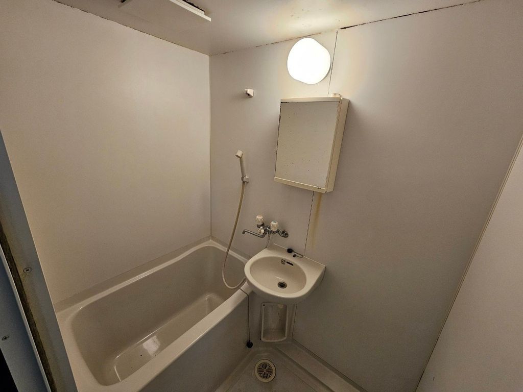 バス・シャワールーム　バス