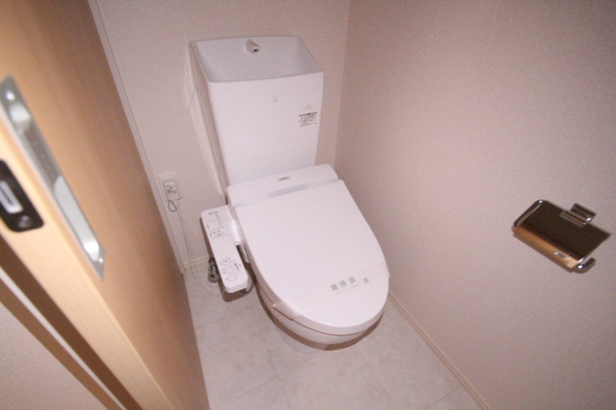 トイレ　※掲載写真は同マンション別部屋参考写真となります。
