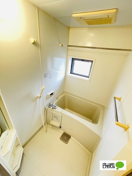 バス・シャワールーム　２０３