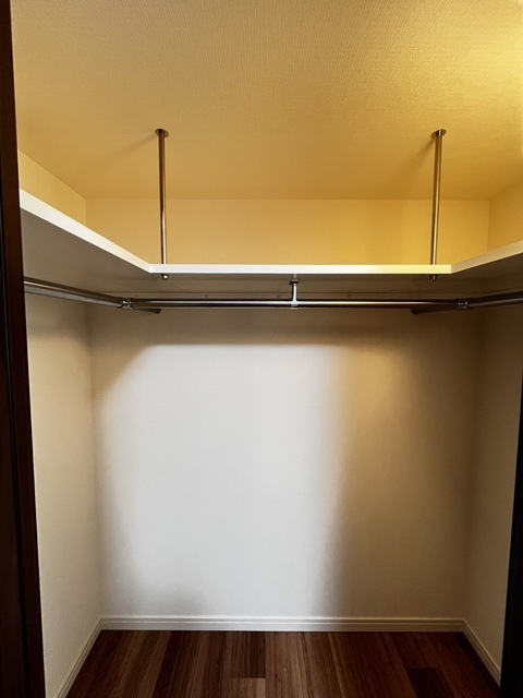 居室・リビング　洋室約６．１帖　ウォークインクローゼット