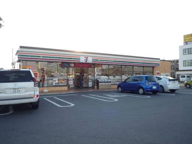 コンビニ　セブンイレブン（コンビニ）まで540m