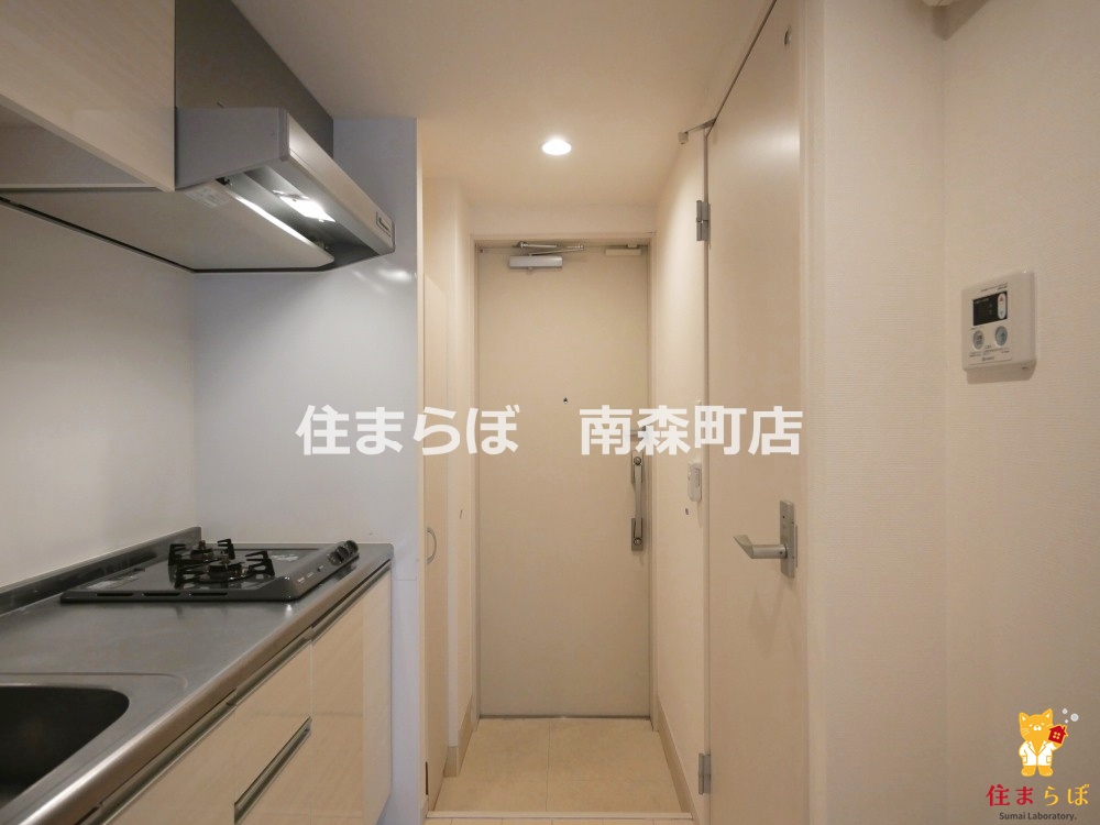 玄関　「気になったら、LINEで気軽に相談できますよ。」