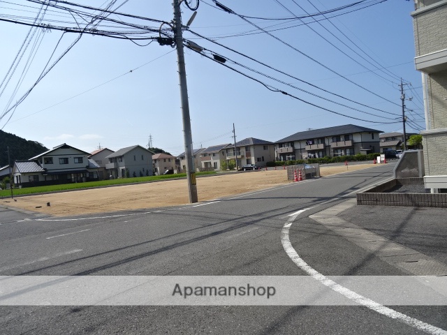 その他　前面道路（その他）まで0m