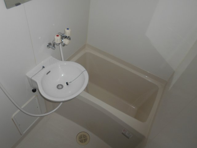 バス・シャワールーム　お風呂で日々の疲れを落としましょう