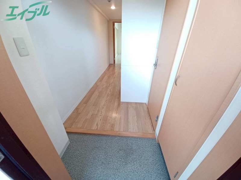 玄関　別部屋参考写真です。