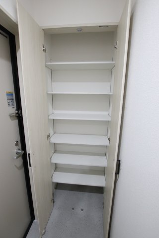 収納　シューズボックス